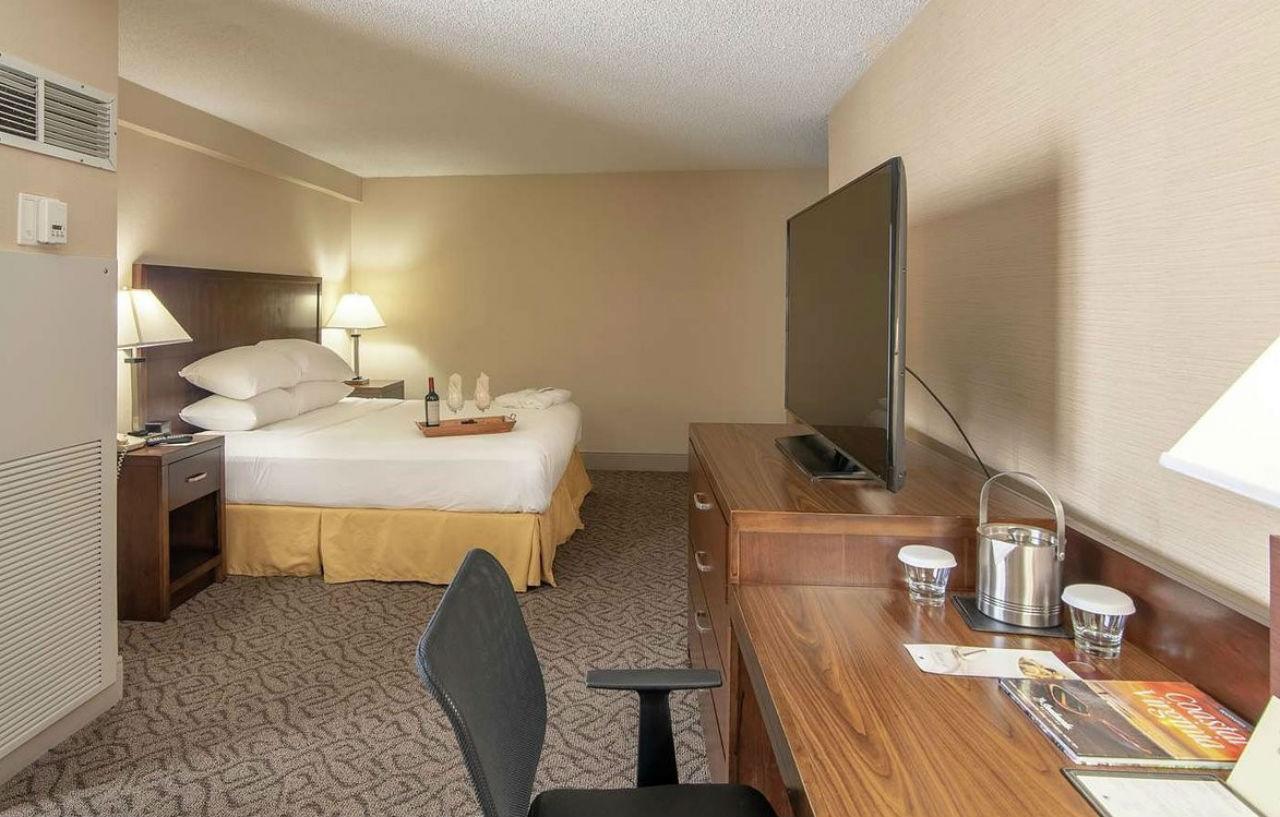 Doubletree By Hilton Norfolk Airport Hotel Ngoại thất bức ảnh