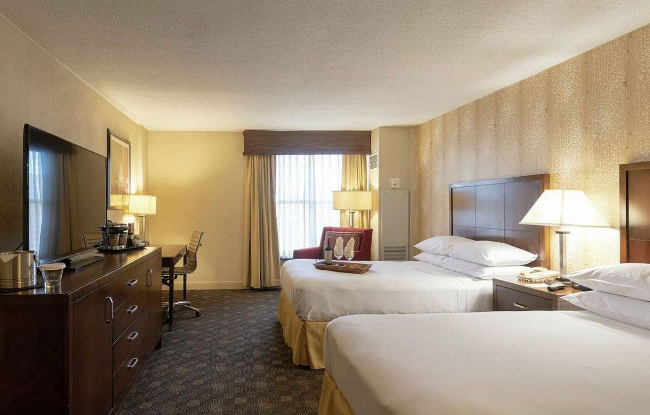 Doubletree By Hilton Norfolk Airport Hotel Ngoại thất bức ảnh