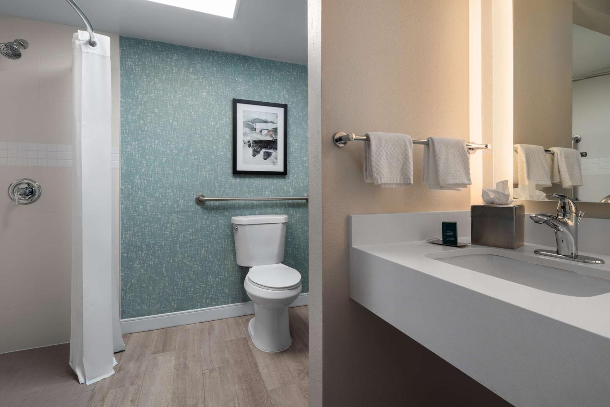 Doubletree By Hilton Norfolk Airport Hotel Ngoại thất bức ảnh
