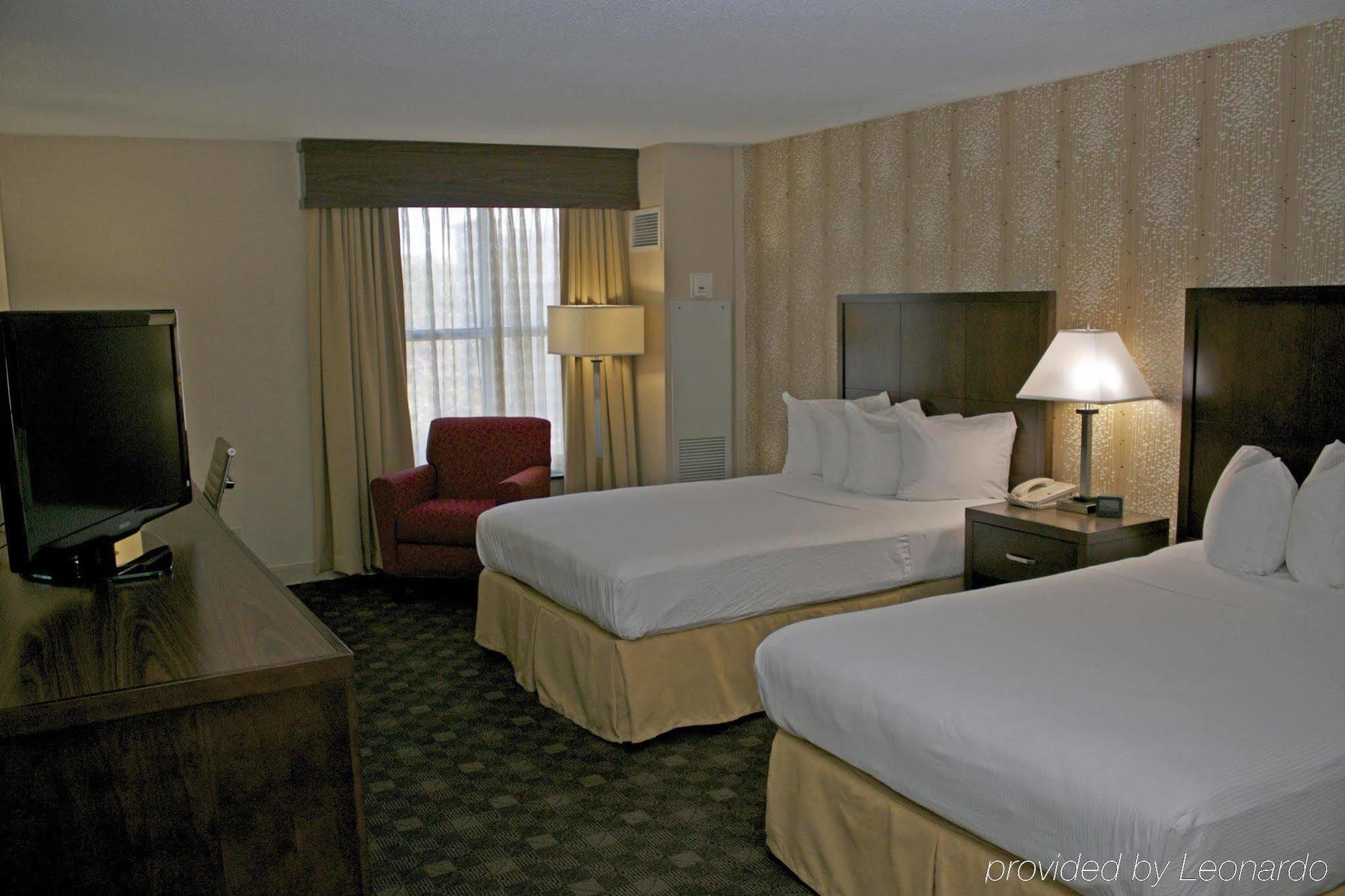 Doubletree By Hilton Norfolk Airport Hotel Ngoại thất bức ảnh