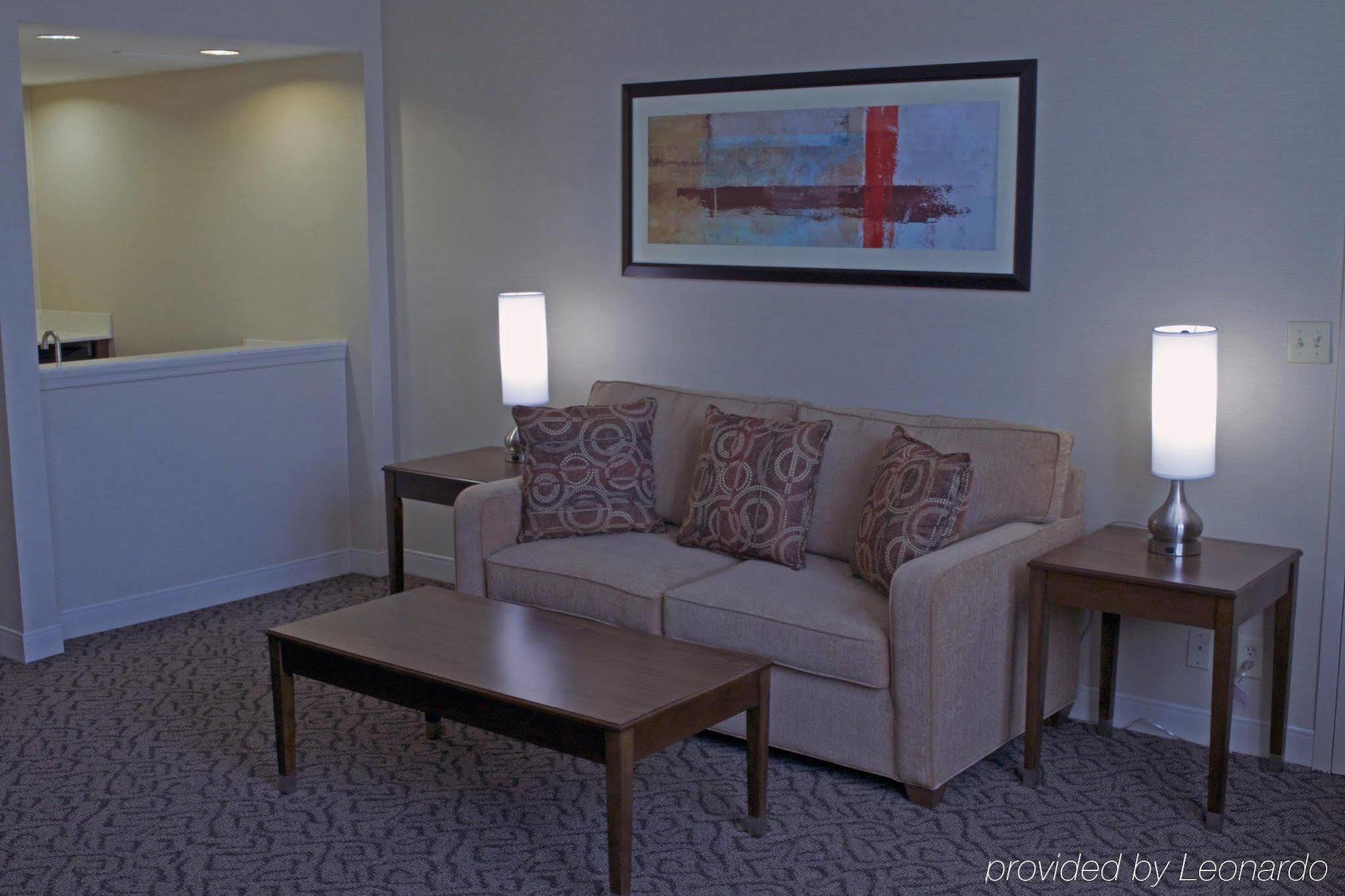 Doubletree By Hilton Norfolk Airport Hotel Ngoại thất bức ảnh