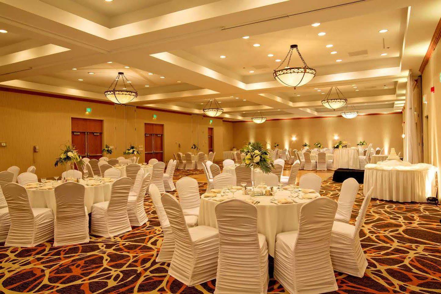 Doubletree By Hilton Norfolk Airport Hotel Ngoại thất bức ảnh